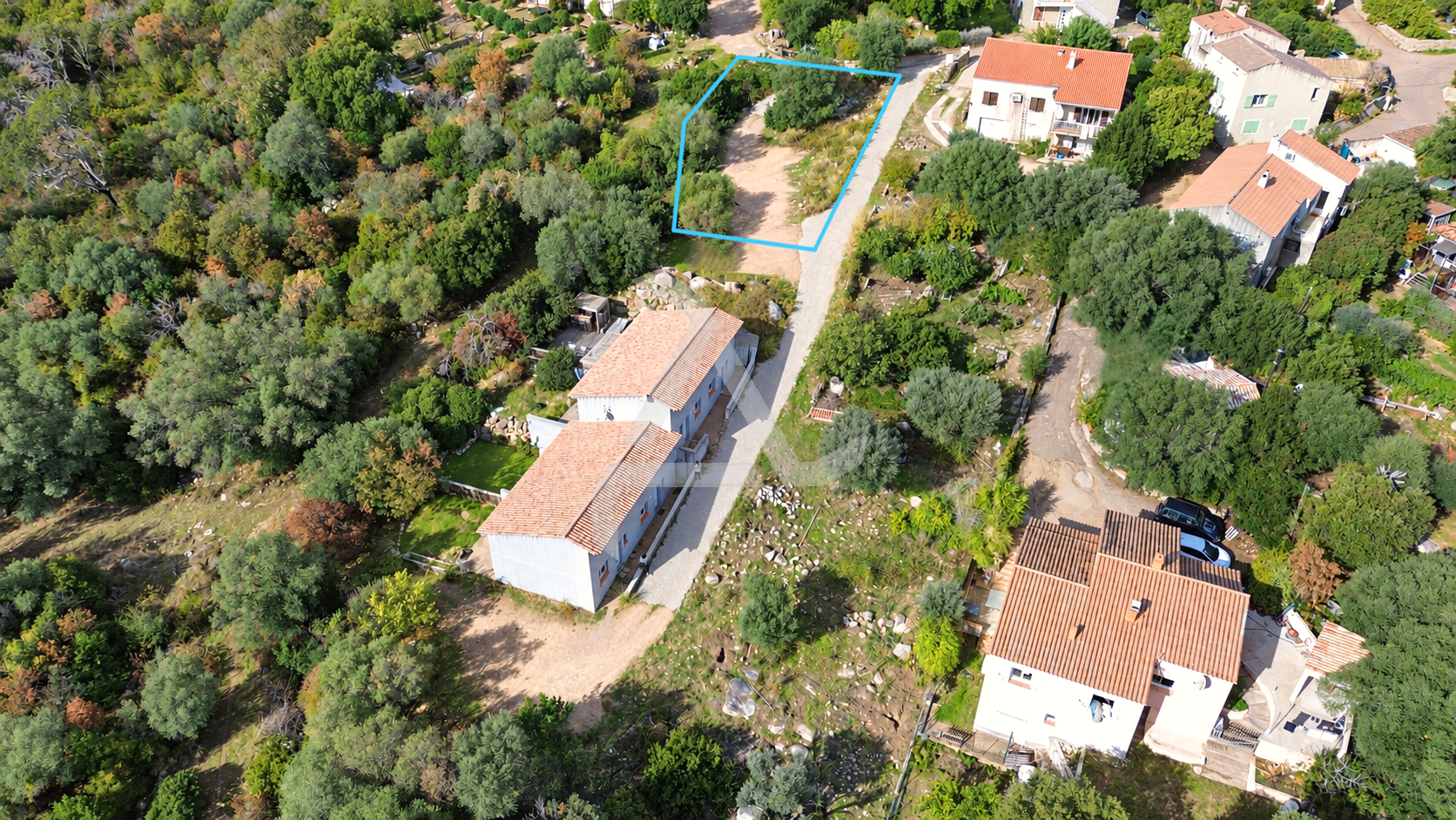 Terrain constructible à vendre à Porto vecchio, 650 m² – photo 1 sur 6